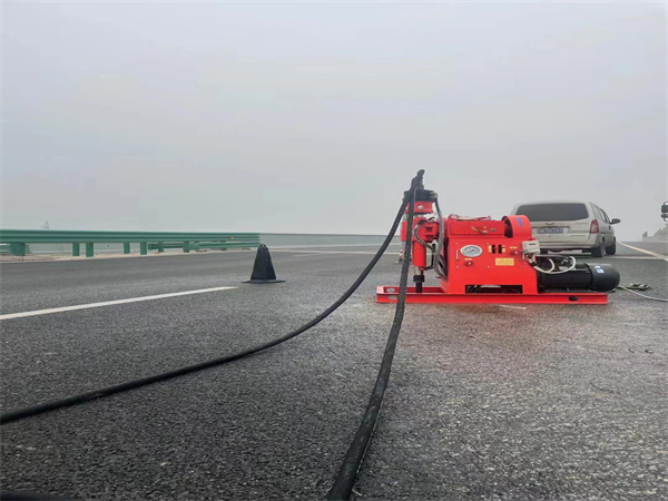 鄱阳马路路基路面开裂下沉注浆加固灌浆